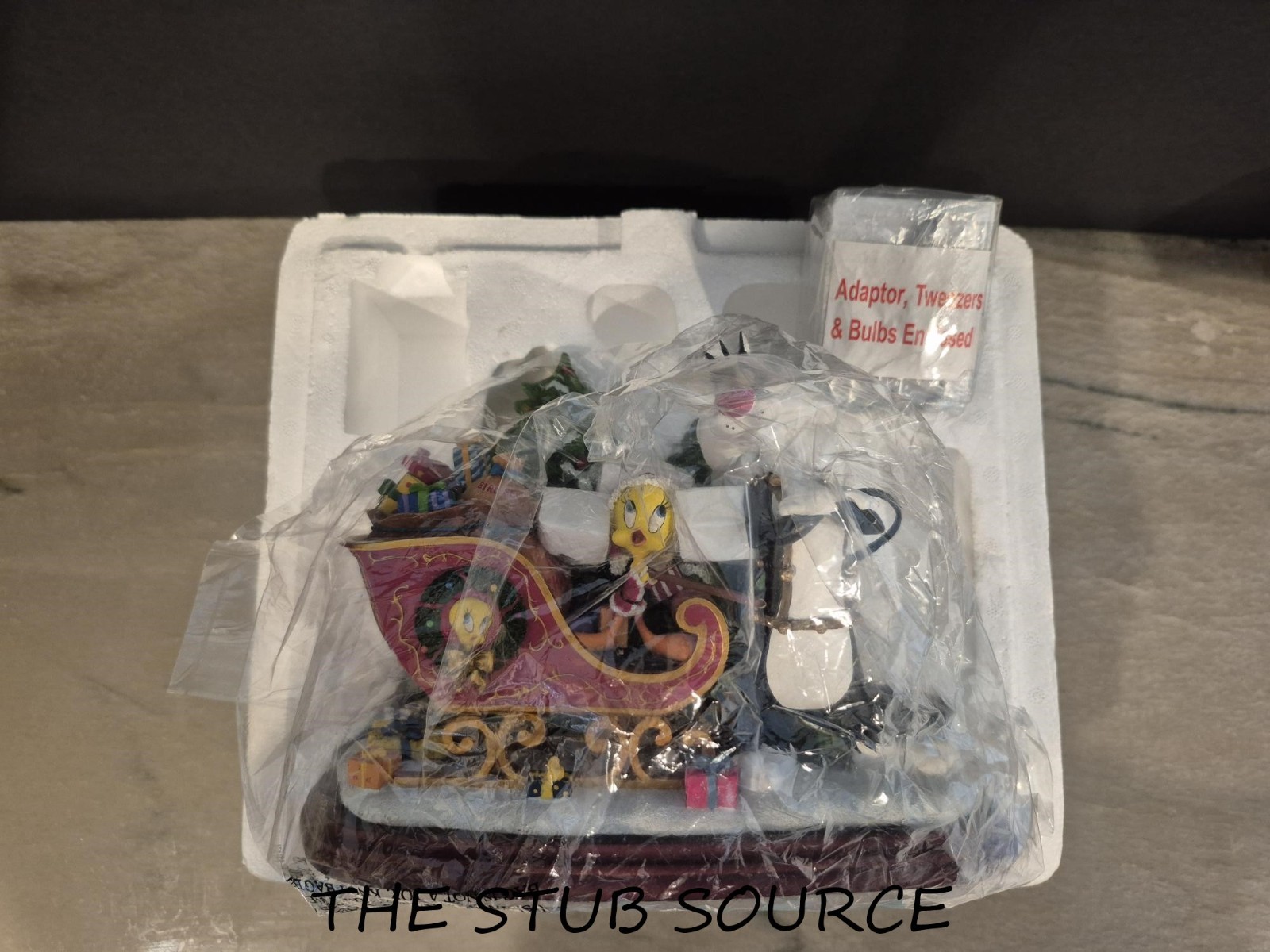 Danbury Mint Looney Tunes’ Tweety Christmas Sleigh Lighted Figurine Vintage 2004