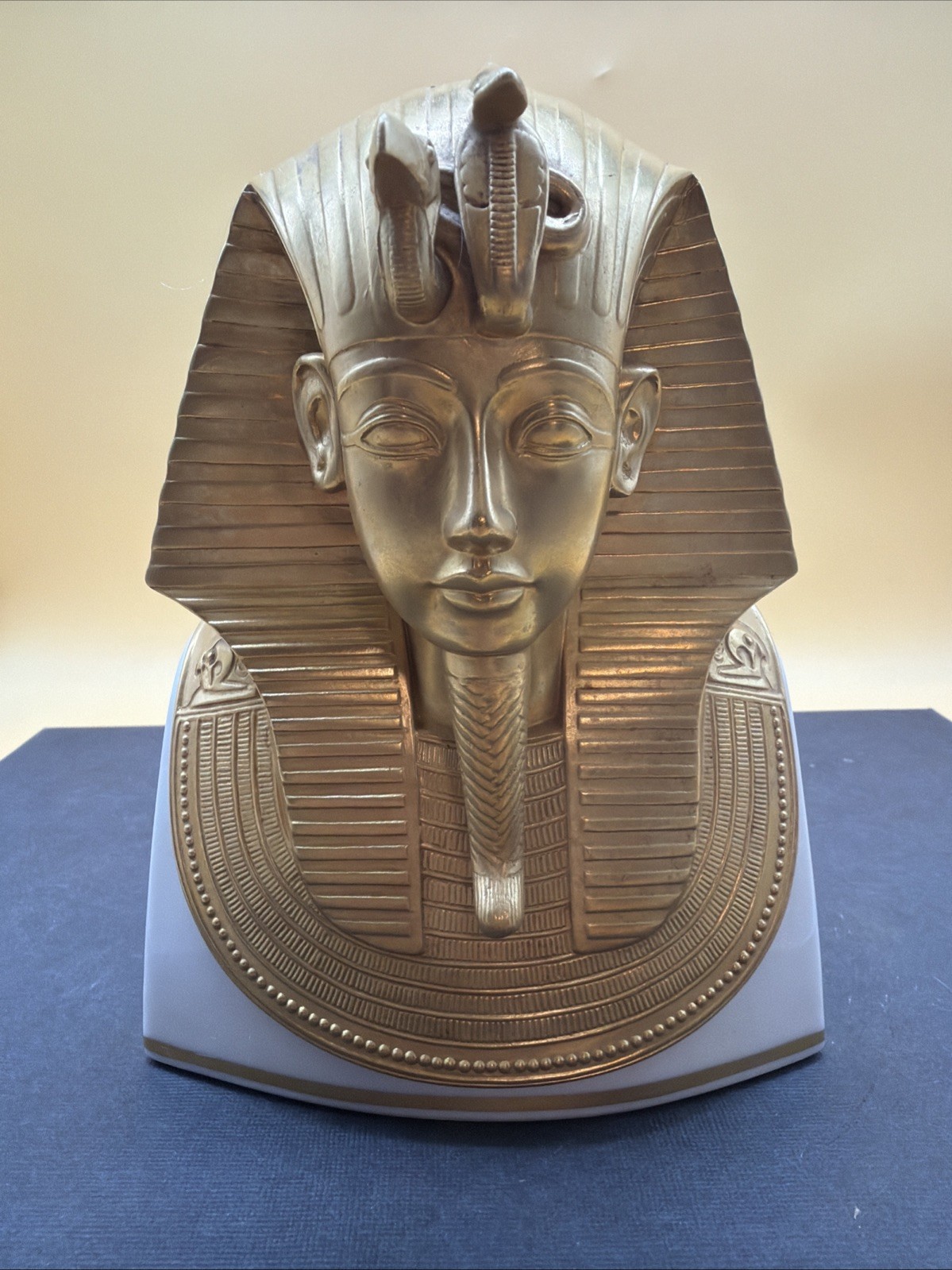 The Gold Mark Of Tutankhamun Lenox 1978 Limited Edition Of 15,000 King Tut