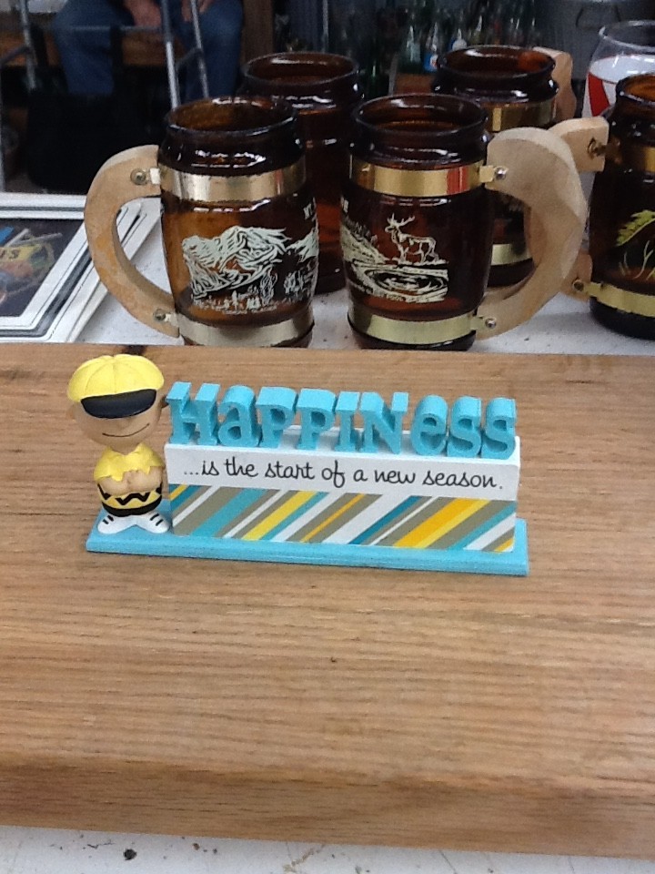 Hallmark Gallery Peanuts Charlie Brown “Happiness Is” Desk Figurine 6″x2″ RARE