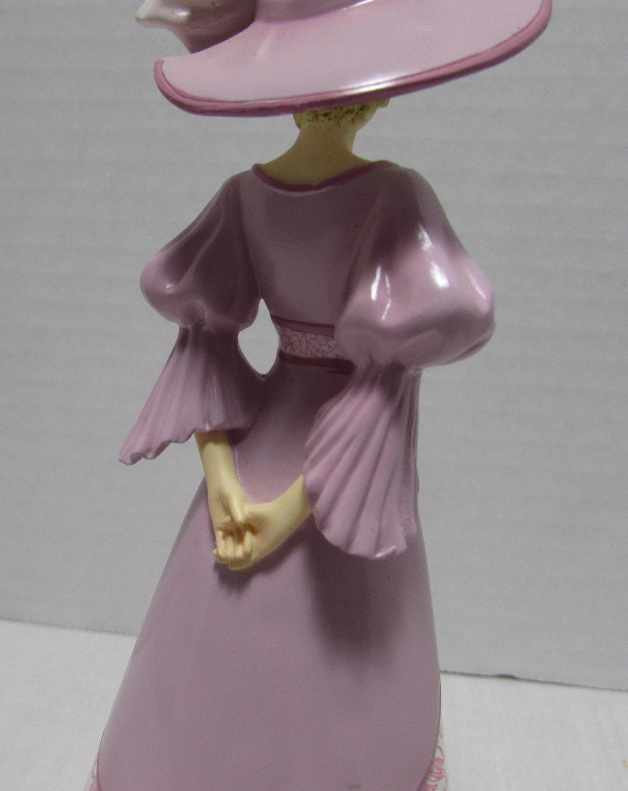 Hamilton Collection Ribbons Of Support Victorian Figurine 2011 – No 1170A 7 1/4″