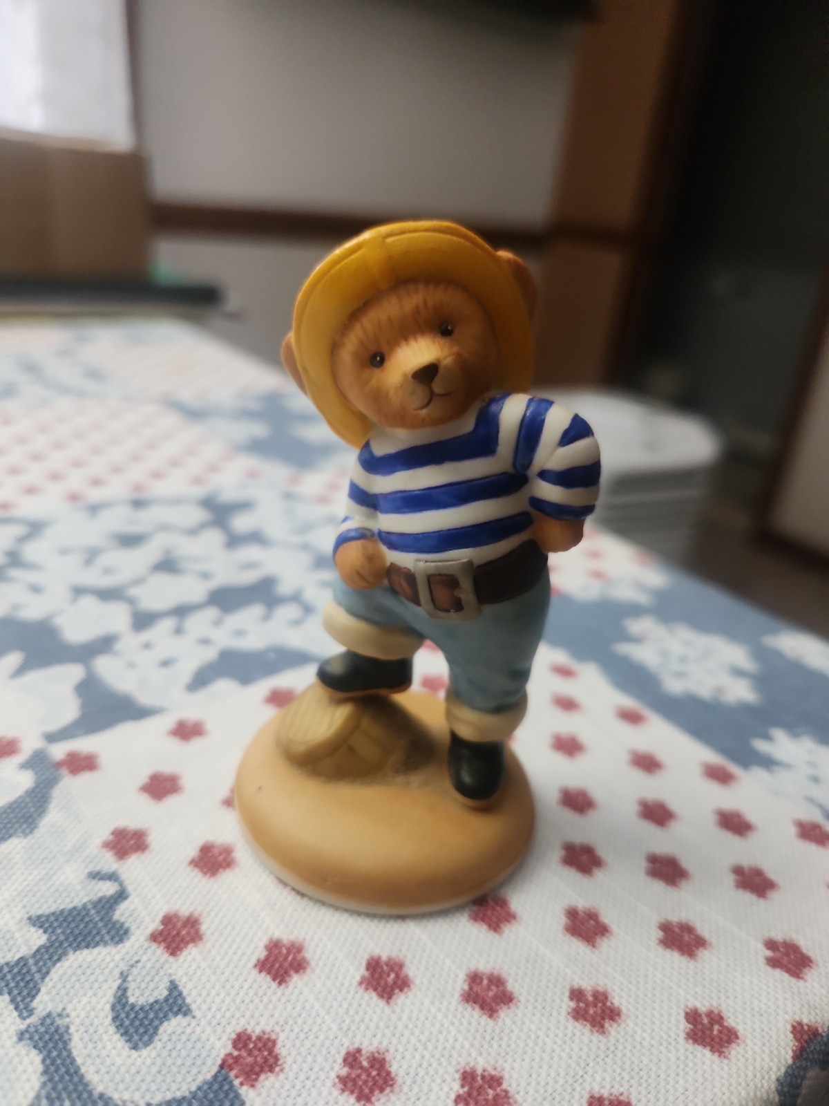 Franklin Mint 1986 OLD TED Hotel Teddington Fine Porcelain Figurine