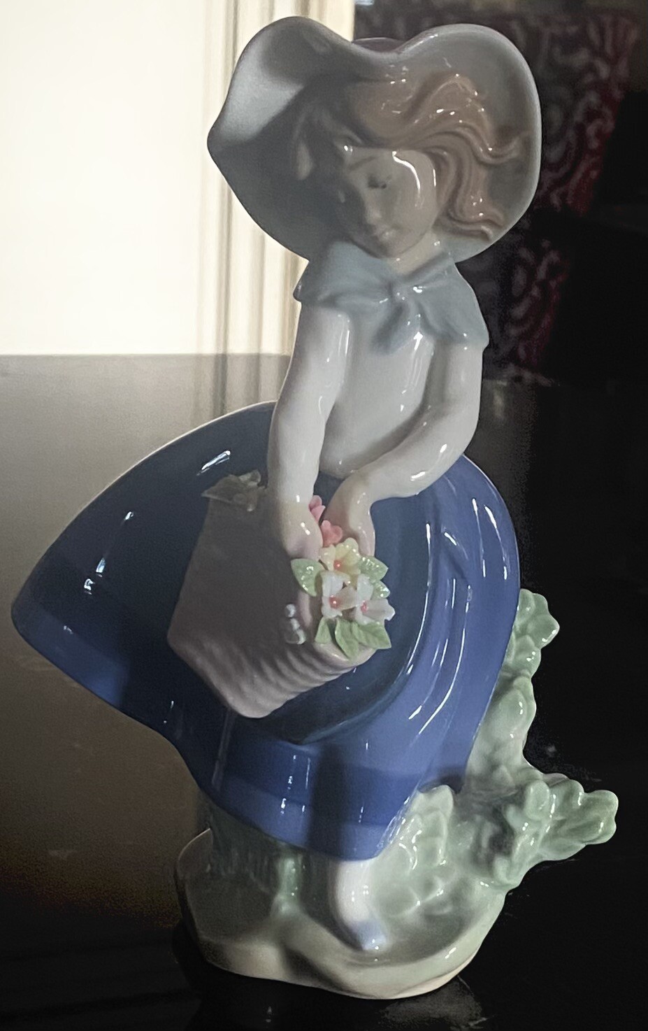 VINTAGE RETIRED LLADRO #5222 PRETTY PICKINGS GLAZED FINISH FIGURINE EXCELL COND