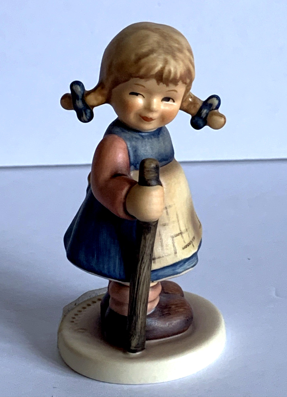 Hummel 768 PIXIE 3.5in Tall TMK7 1994 Vintage Figurine