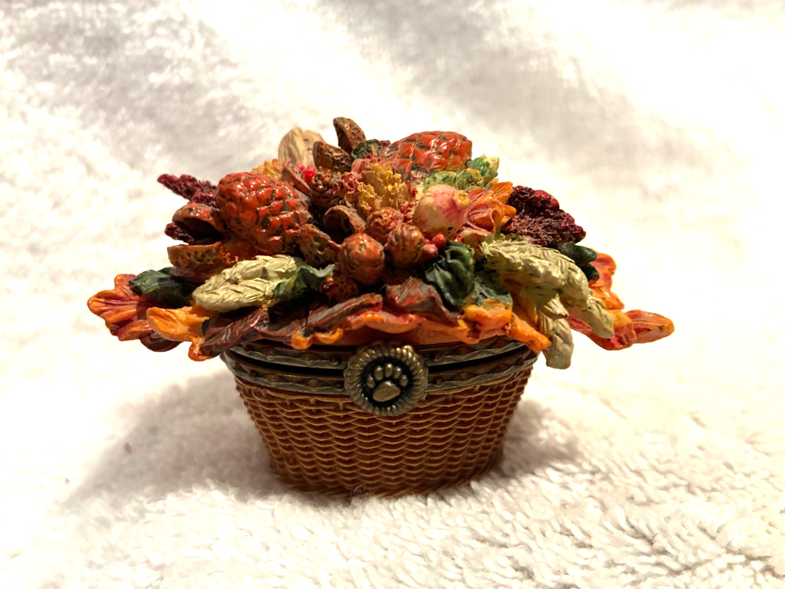 Boyds Bears Treasure Box Autumn’s Harvest 2″ t x 3″ x 1 1/2″