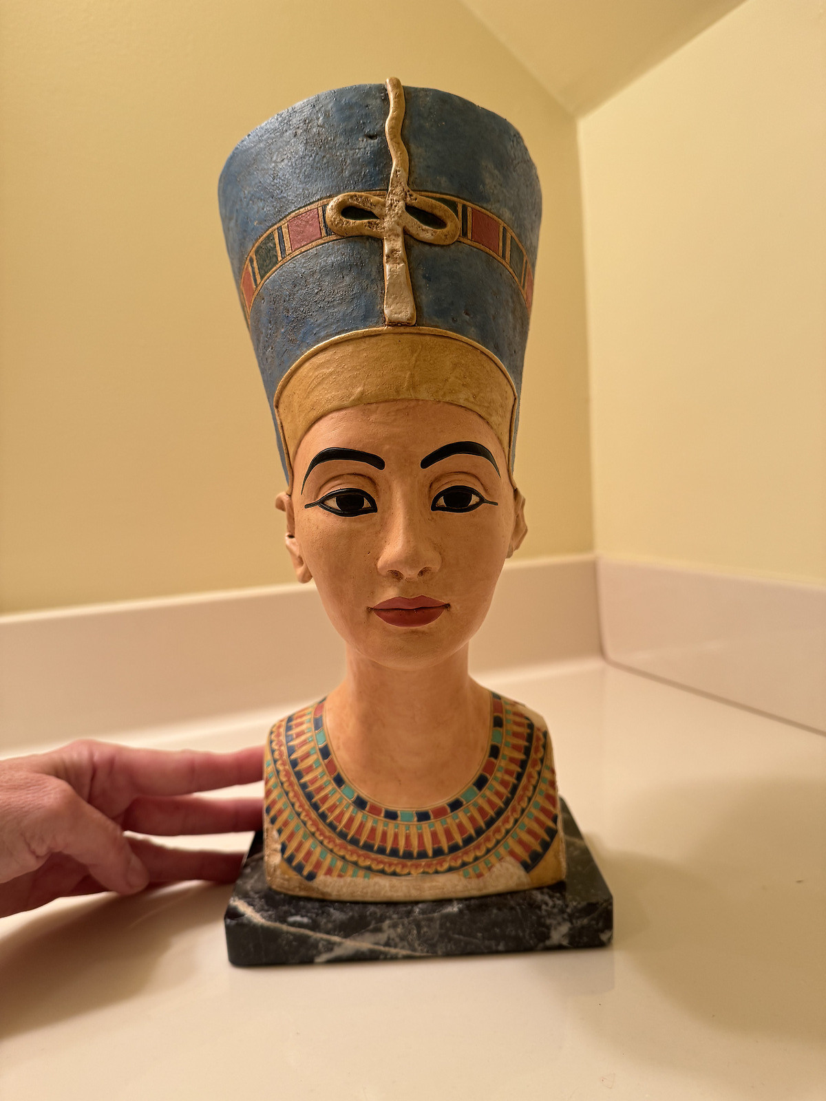 Queen Nefertiti Bust Masterpiece, Art & Artifact Museum Replica Sculpture Statue