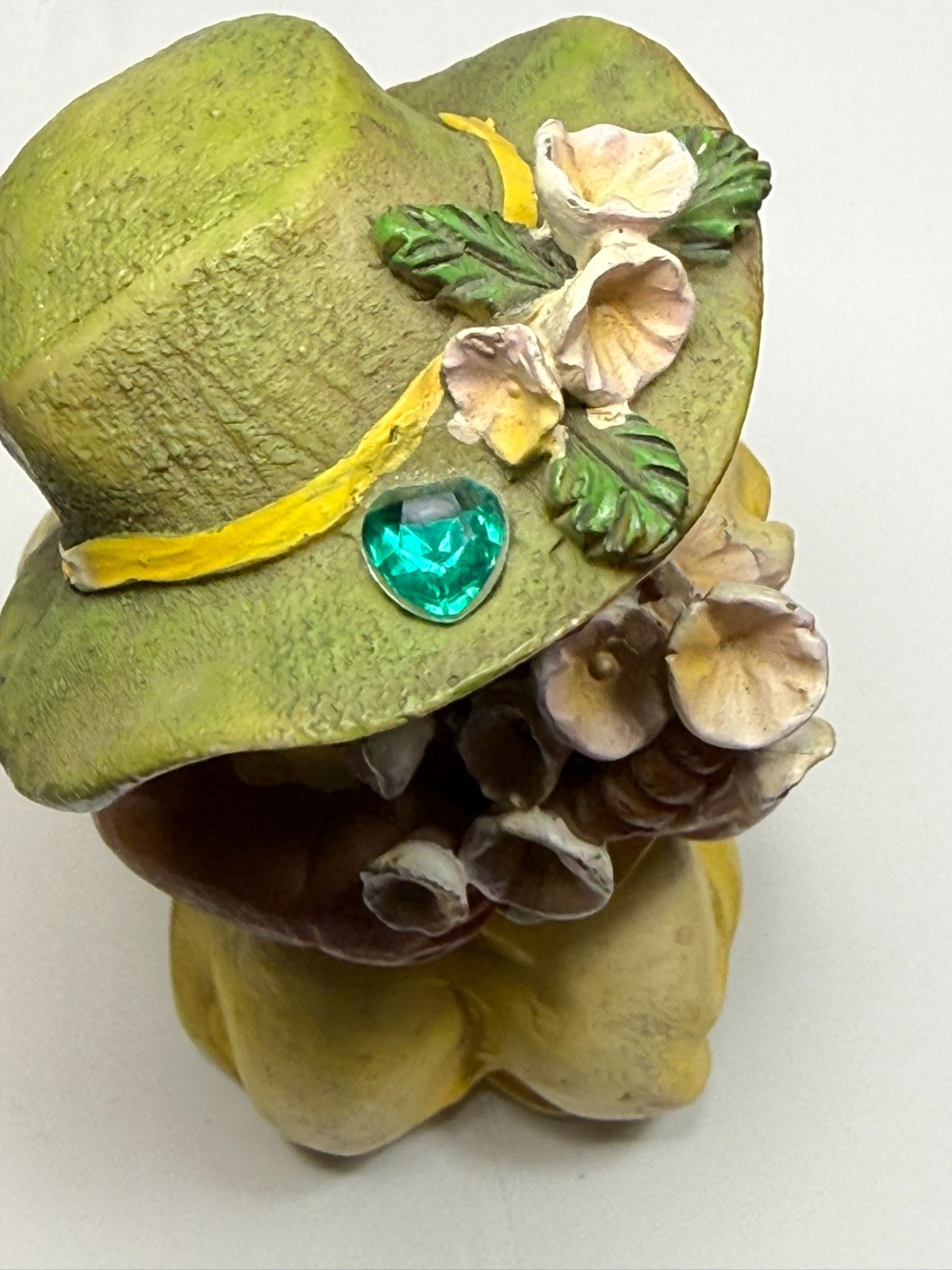Young’s 1999 African American May Birthstone Flower Figurine Lily Valley 2″
