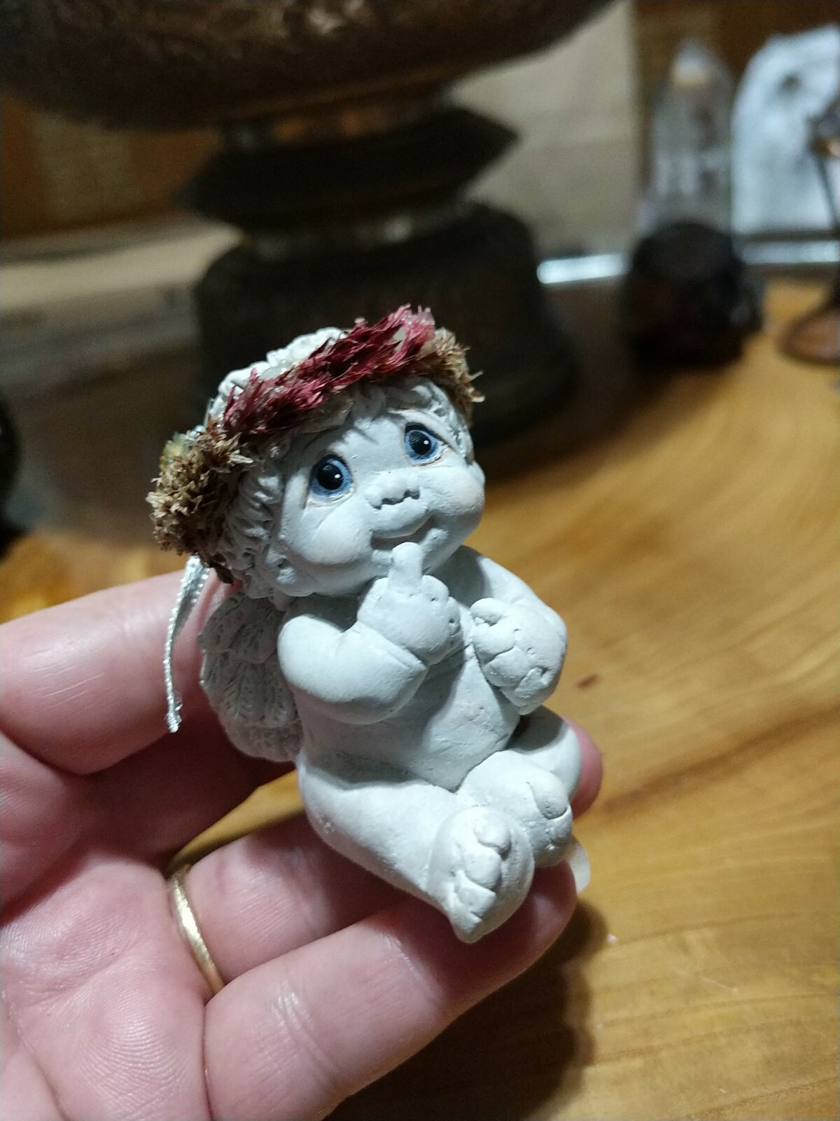 1995 Dreamsicles figurine. Signed Kristin. FINGER FOOD DC083
