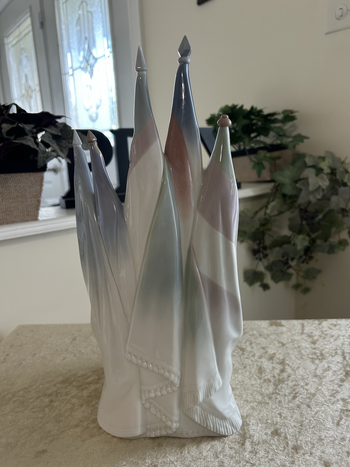 Lladro For A Better World #6186 Mint Condition Fast Shipping!!!