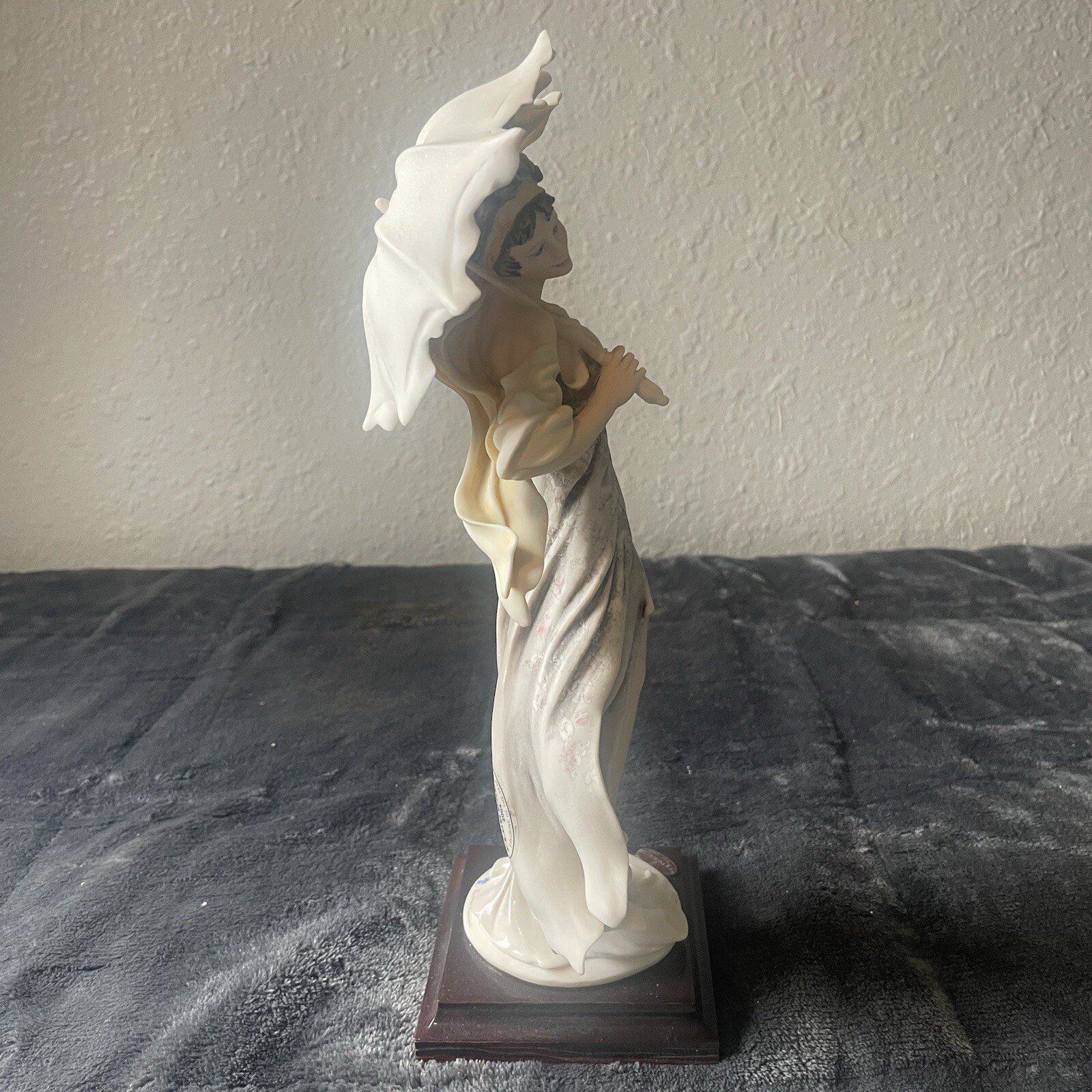 Giuseppe Armani Figurine Winds of Spring 1787C Statue Capodimonte Italy Florence
