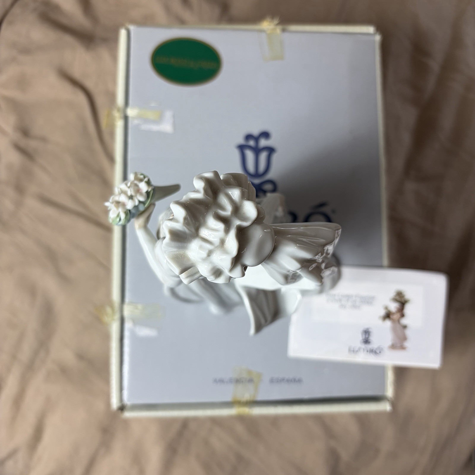 Lladro Down the Aisle #5903 Porcelain Figurine w/Box, 10 1/2″ Tall, 5 1/2″ Wide