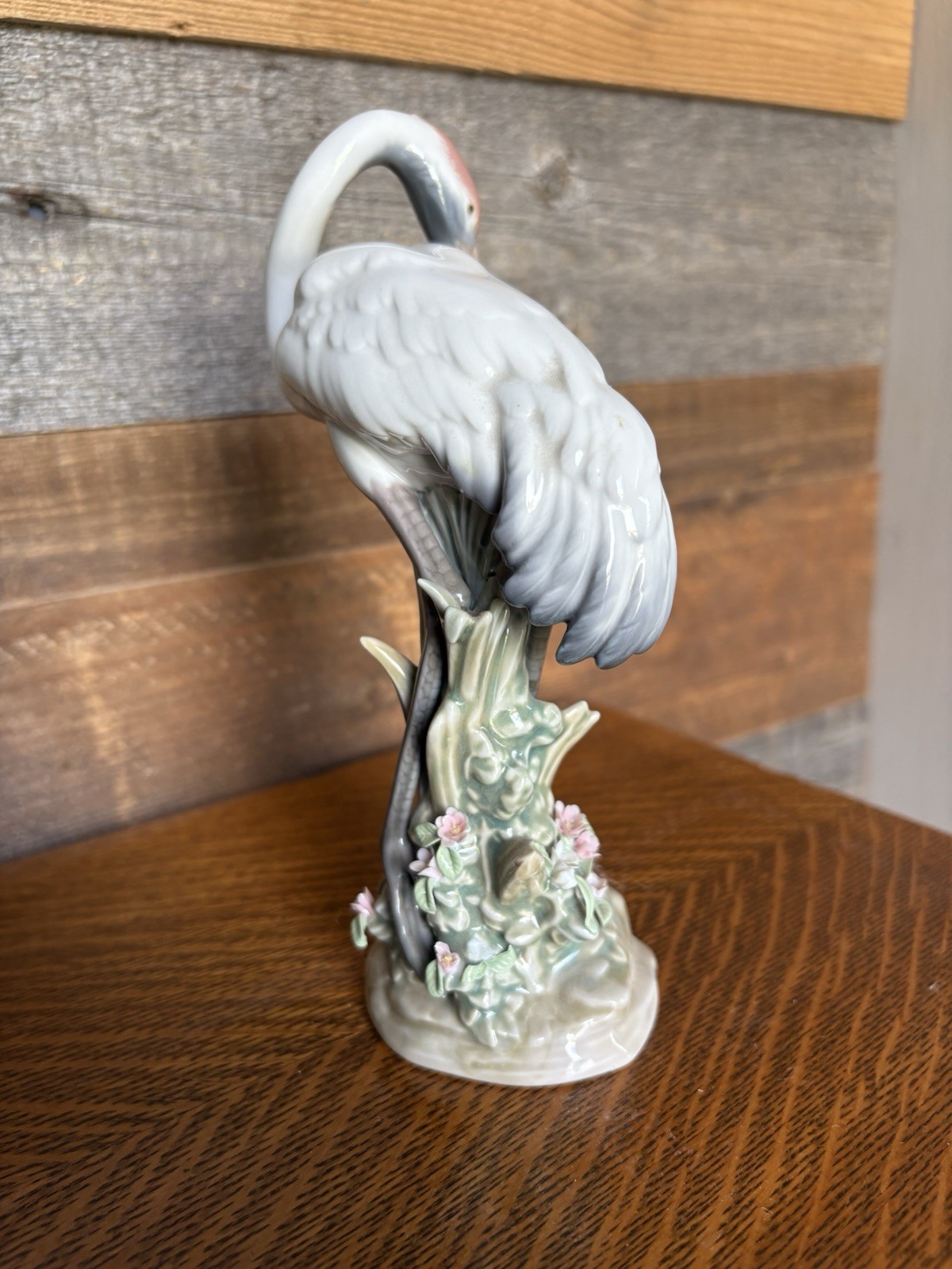 Lladro #1612 Preening Crane porcelain figurine. Please See Photos Of Condition.