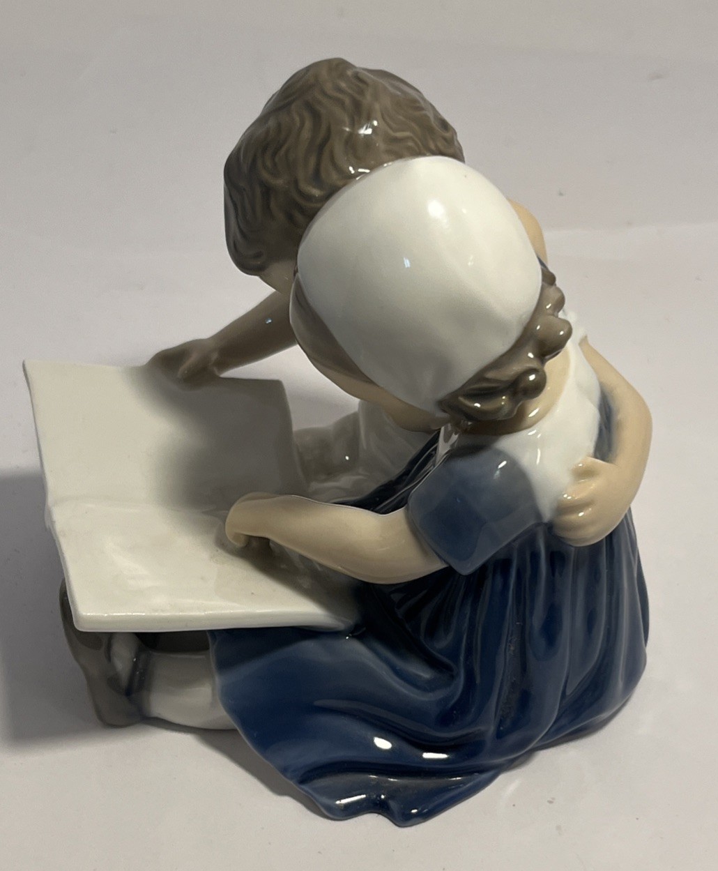 Bing Grondahl Porcelain Figurine Boy Girl Reading Book #1567 Very Good No Chips