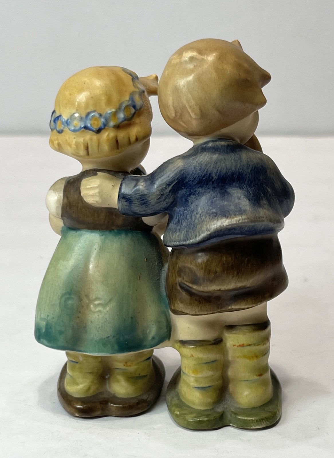 1950-1959 Goebel Hummel #214E We Congratulate 3½” Tall Boy & Girl Figurine