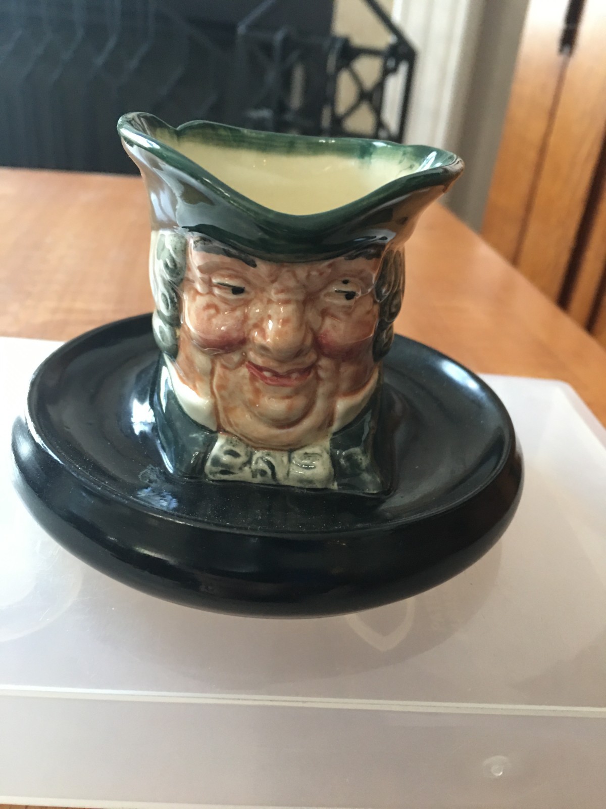 Royal Doulton 3″ Parson Brown Character Mug on Ash Bowl, #D5600