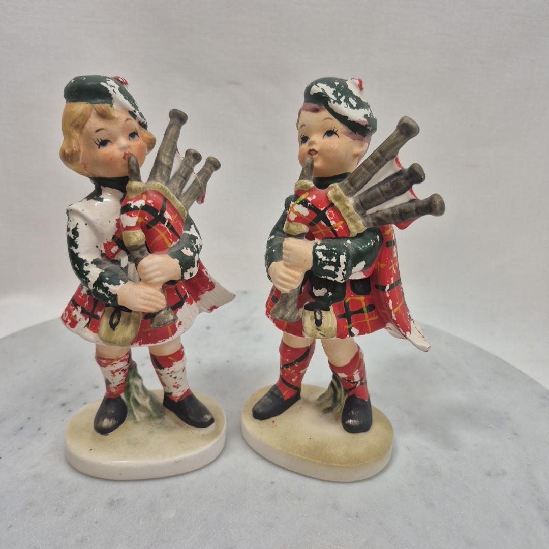 Vintage 1960’s Lefton Figurine Scottish Boy/ Girl Playing Bagpipes #3930 Japan