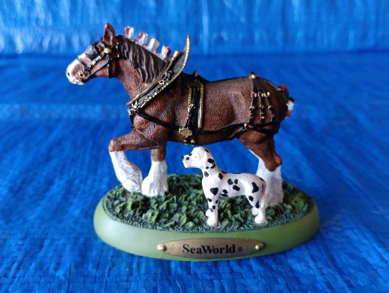 Vintage SEA WORLD Budweiser CLYDESDALE Full Parade Dress & DALMATIAN Figurine