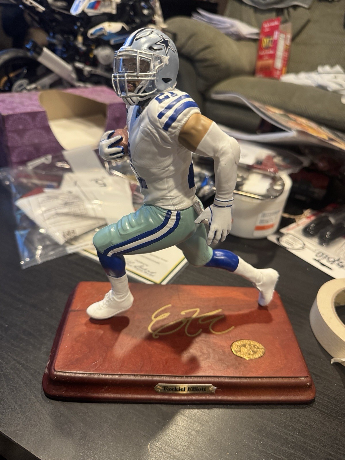 Danbury Mint Ezekiel Elliott Dallas Cowboys Resin Figurine COA