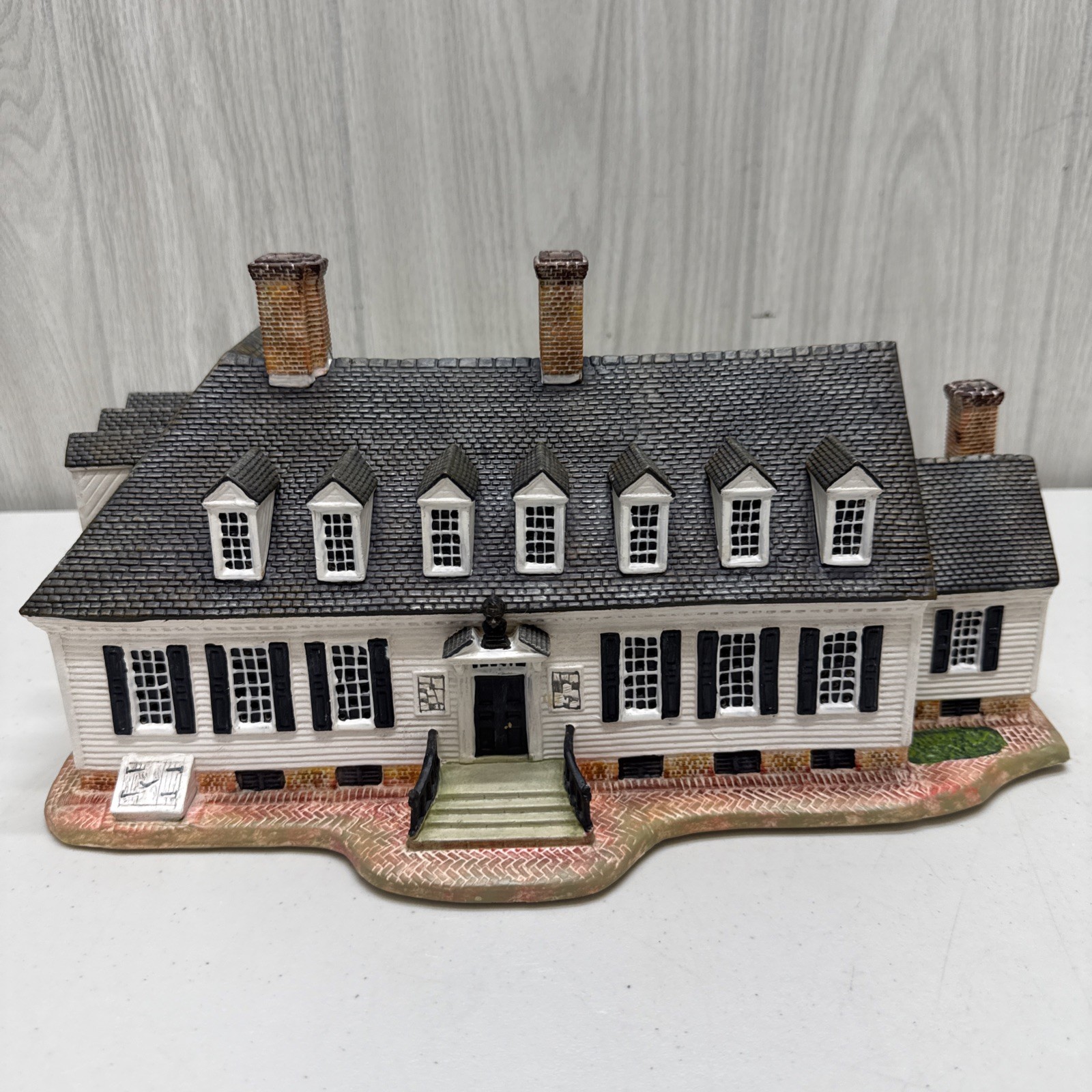 Lang & Wise Colonial Williamsburg Raleigh Tavern #0506011 No BoxLight