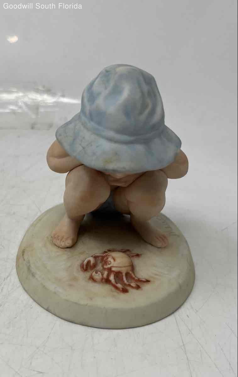 Squatting Beach Buddies A Child’s World 11052 Collectible Decor Figurine