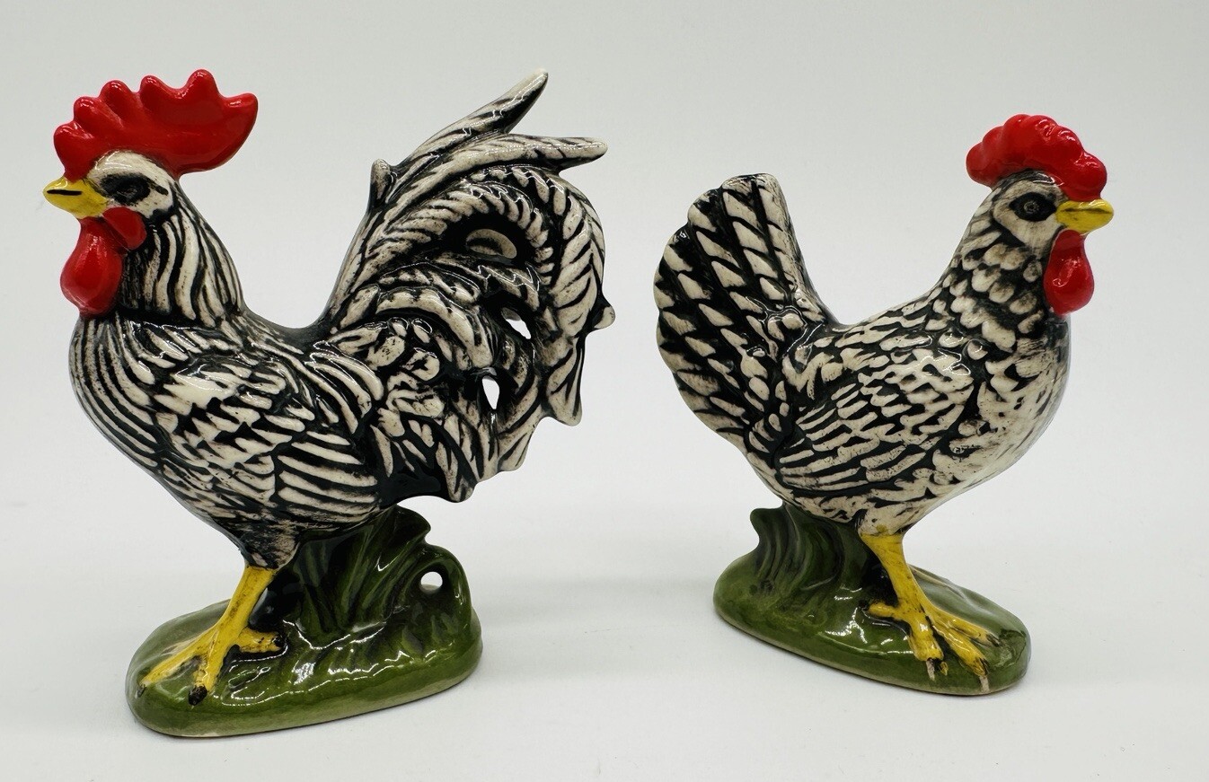 2 Vintage Atlantic Mold Ceramic ROOSTER Figurines 3.5 in. Tall Chickens