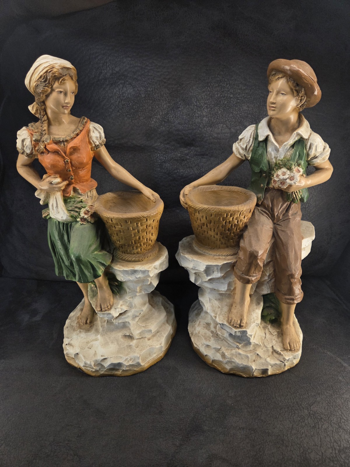 Vintage 1975 Universal Statuary Corp. #823 Peasant Boy & Girl Figurine Lot