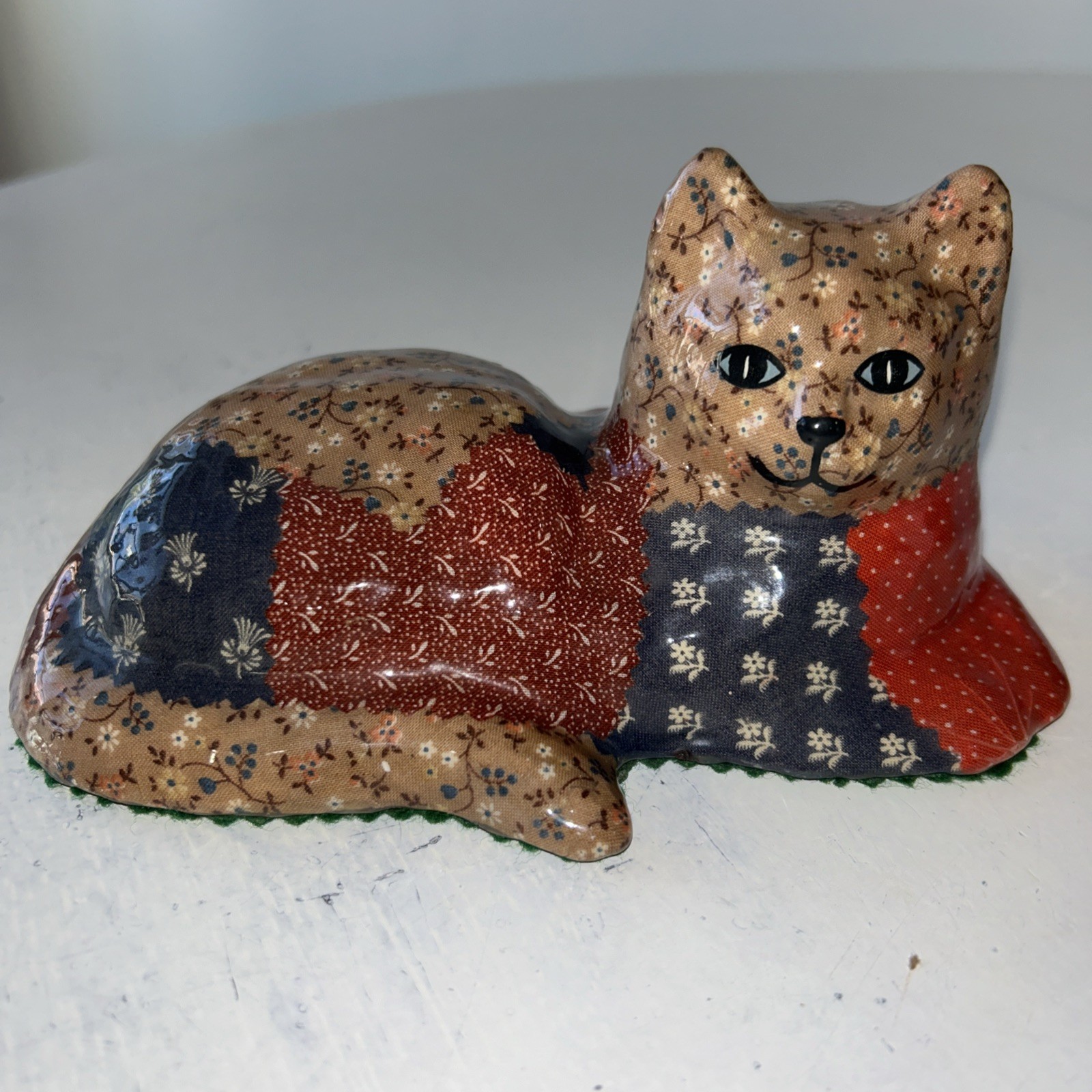 VTG Cat Ceramic Figurine FolkArt Patchwork Floral Signed AC Kitten Laying 6.75”L