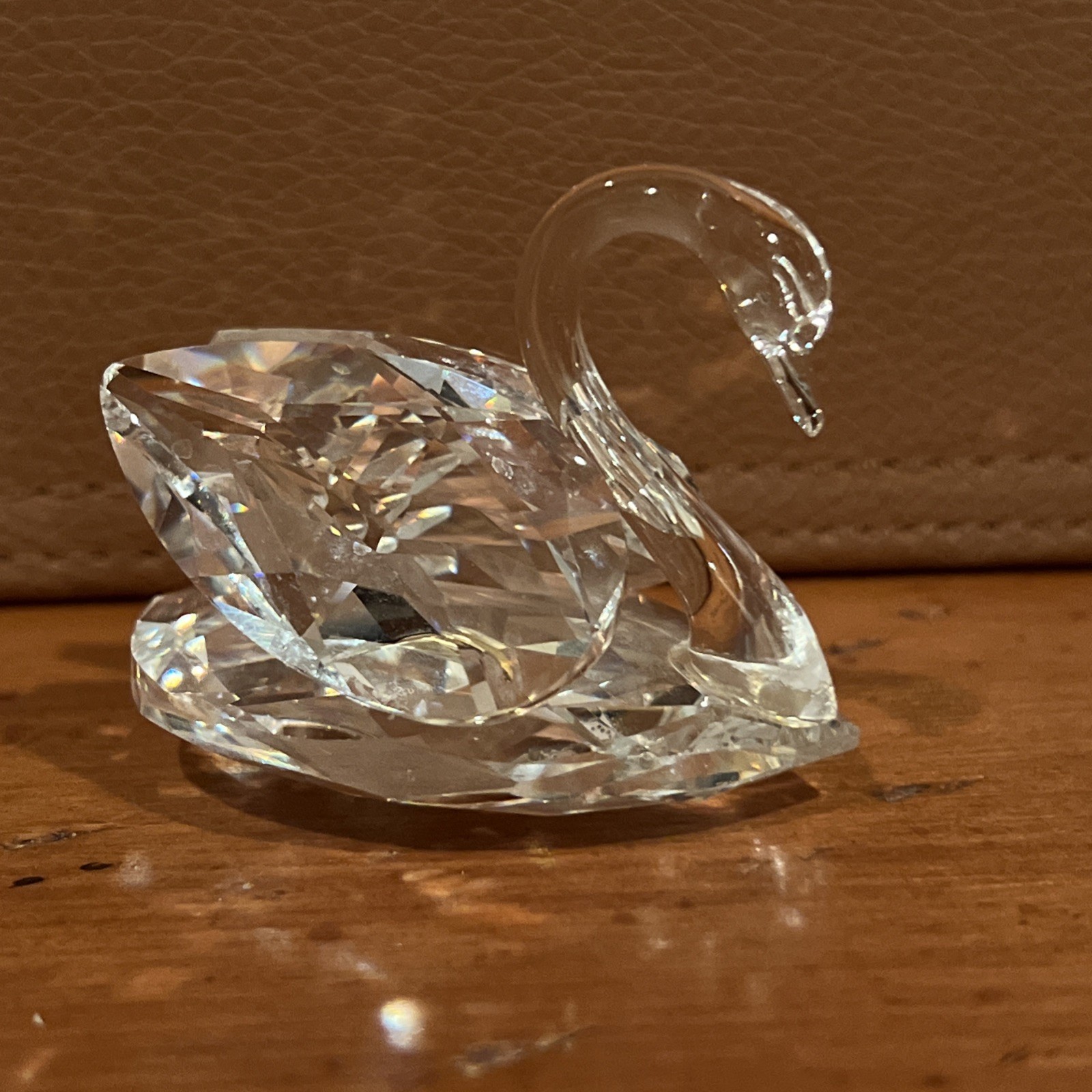 Swarovski Crystal “Beauties of the Lake” Swan Figurine 2 1/2″ x 1 1/2″
