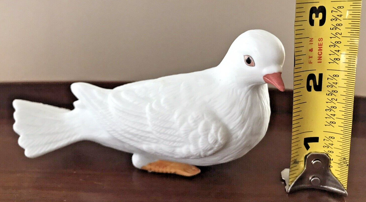 Vintage Homeco White Dove Love Bird Pair Bisque Porcelain 8856 Realistic Details