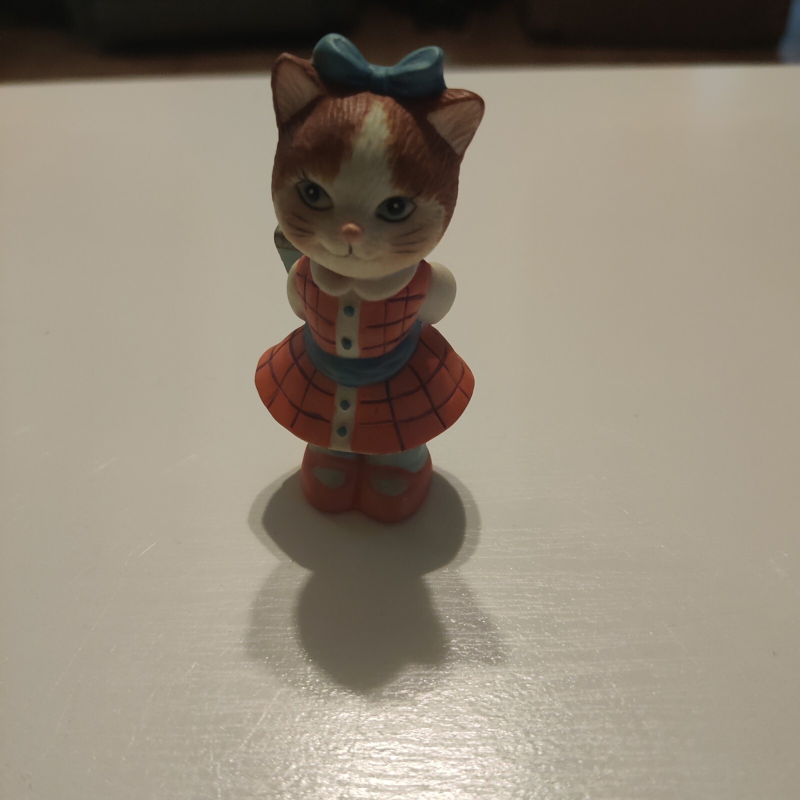 BC Sri Lanka Cat Holding A Book Behind Her Back figurine 1993 Kitty Kitten Vtg