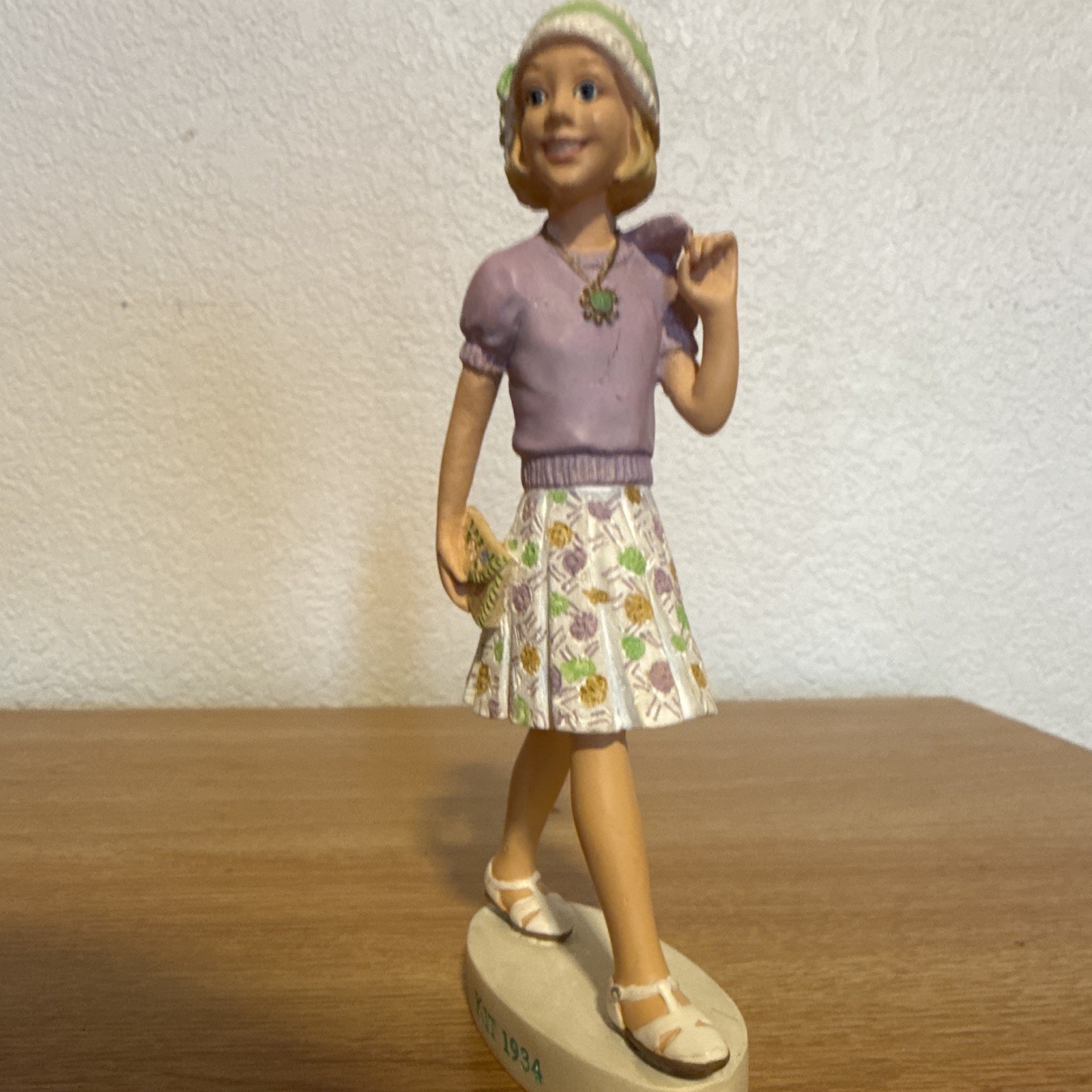 American Girl “KIT 1934″ Pleasant Comp. / Hallmark Figure – 5.5” tall