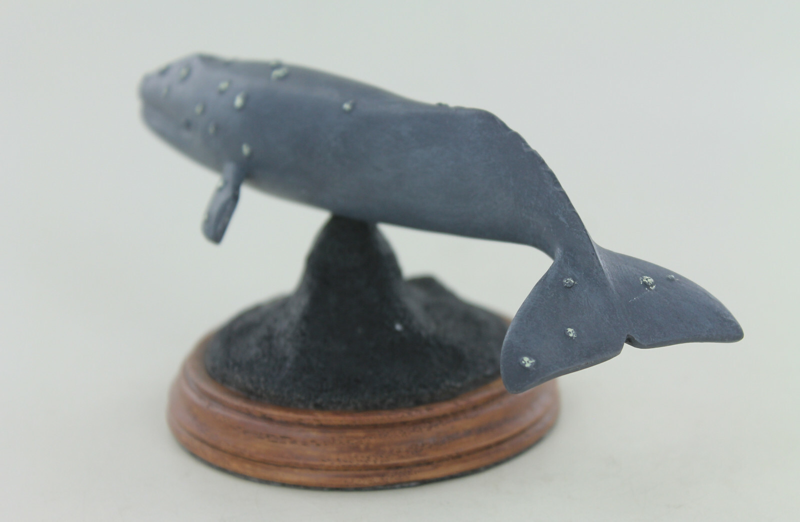 1988 Willitts Designs #9418 Keith Caughie Blue Whale Figurine