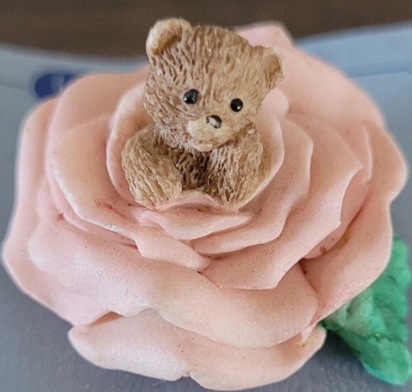 Itty Bitty World Teddy Bear Rose 1 1/4″ Porcelain 1986 Oklahoma United Design