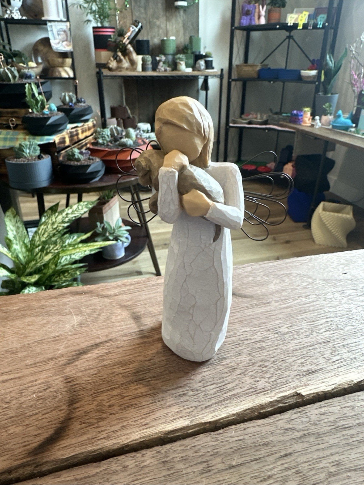 Willow Tree Angel of Friendship (26011) original packaging. gift quality.