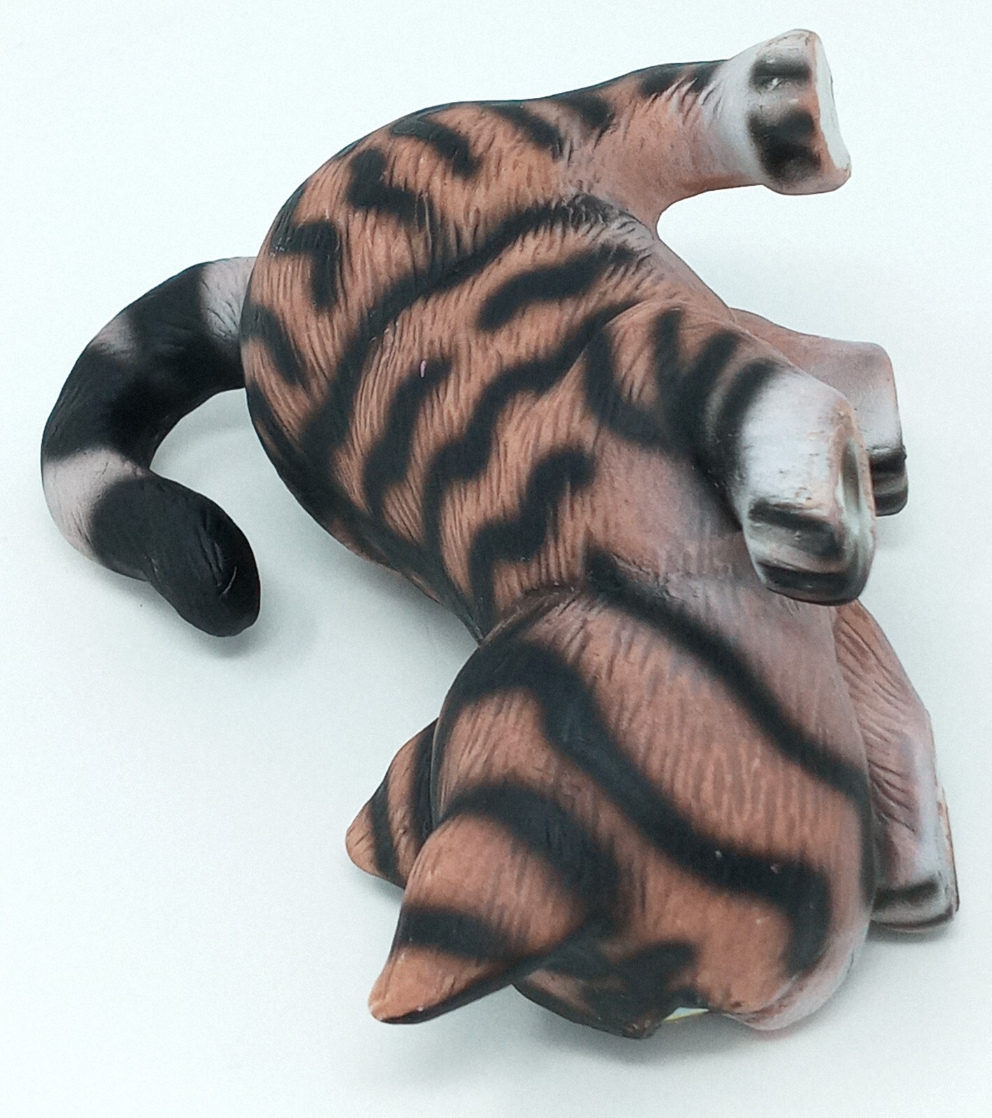 Ceramic Housecat Figurine Orange & Grey w/ Black Stripes 5″ T 5.5″ L 3.5″ W Cat