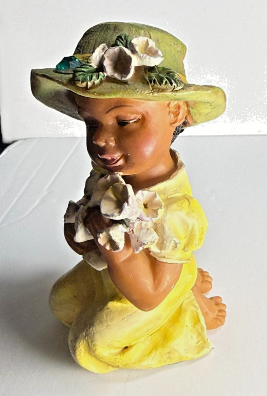 Young’s 1999 African American May Birthstone Flower Figurine Lily Valley 2″