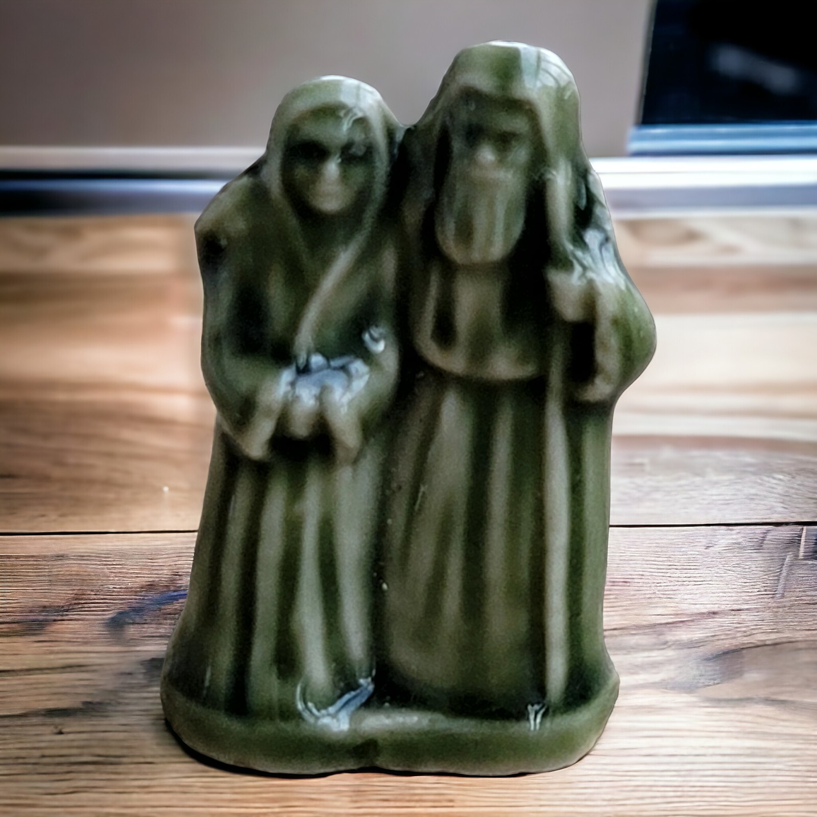 Wade of England Noah’s Ark Series Noah & Wife Miniature