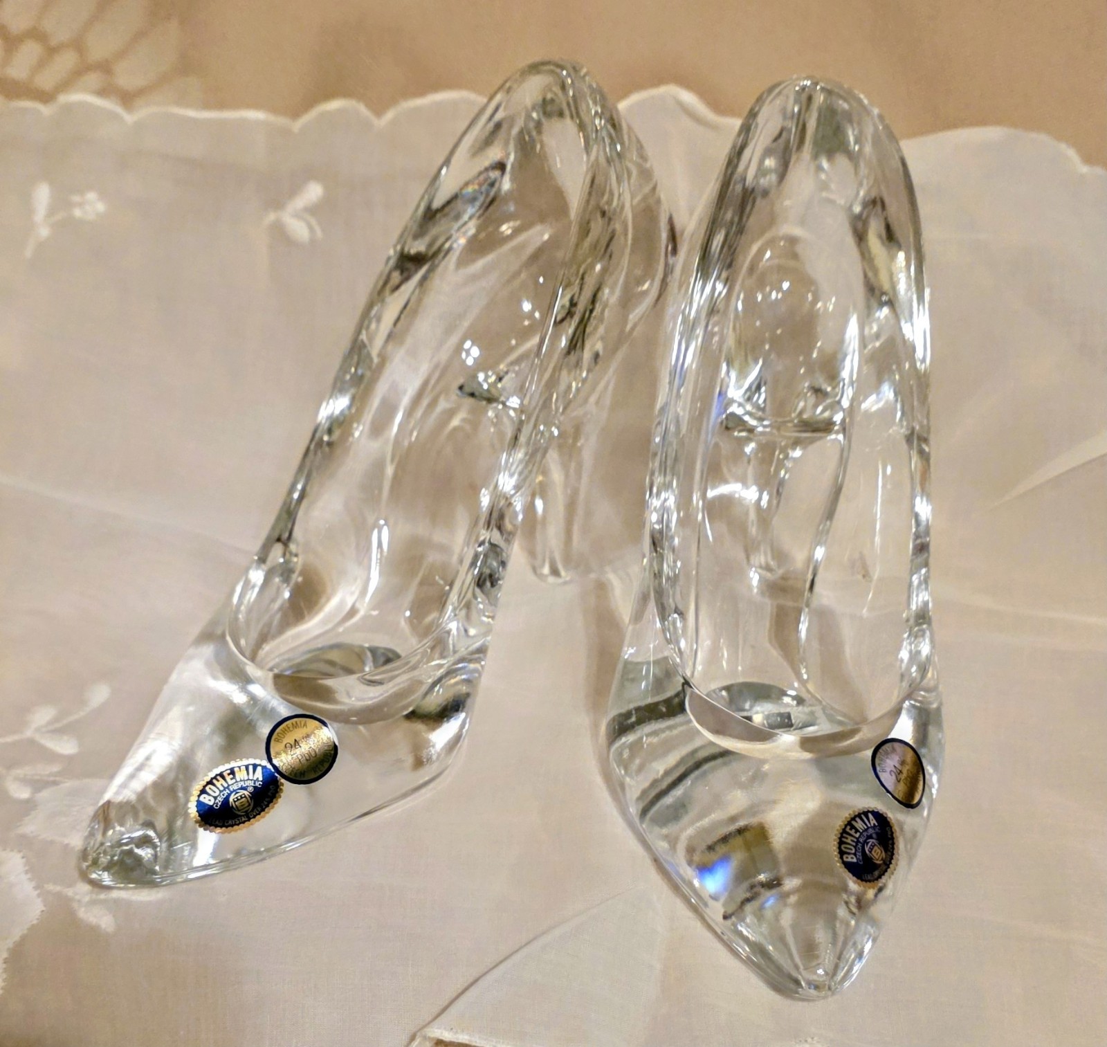 BOHEMIA CZECH REPUBLIC 1 PR.SHOES FIGURINE OF 24%CRYSTAL CLEAR 7.75″L×5″H