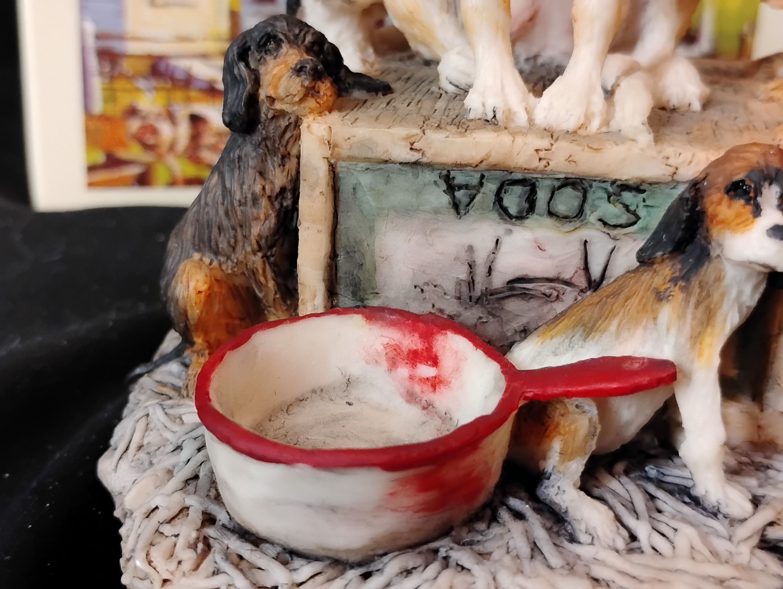 Lowell Davis “Plum Tuckered Out ” Figurine Coonhound Dog 4 Puppies 2135/2500