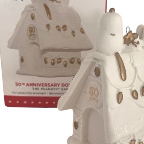 Hallmark Peanuts Gang Ornament 50th Anniversary Doghouse 2015 Snoopy Woodstock