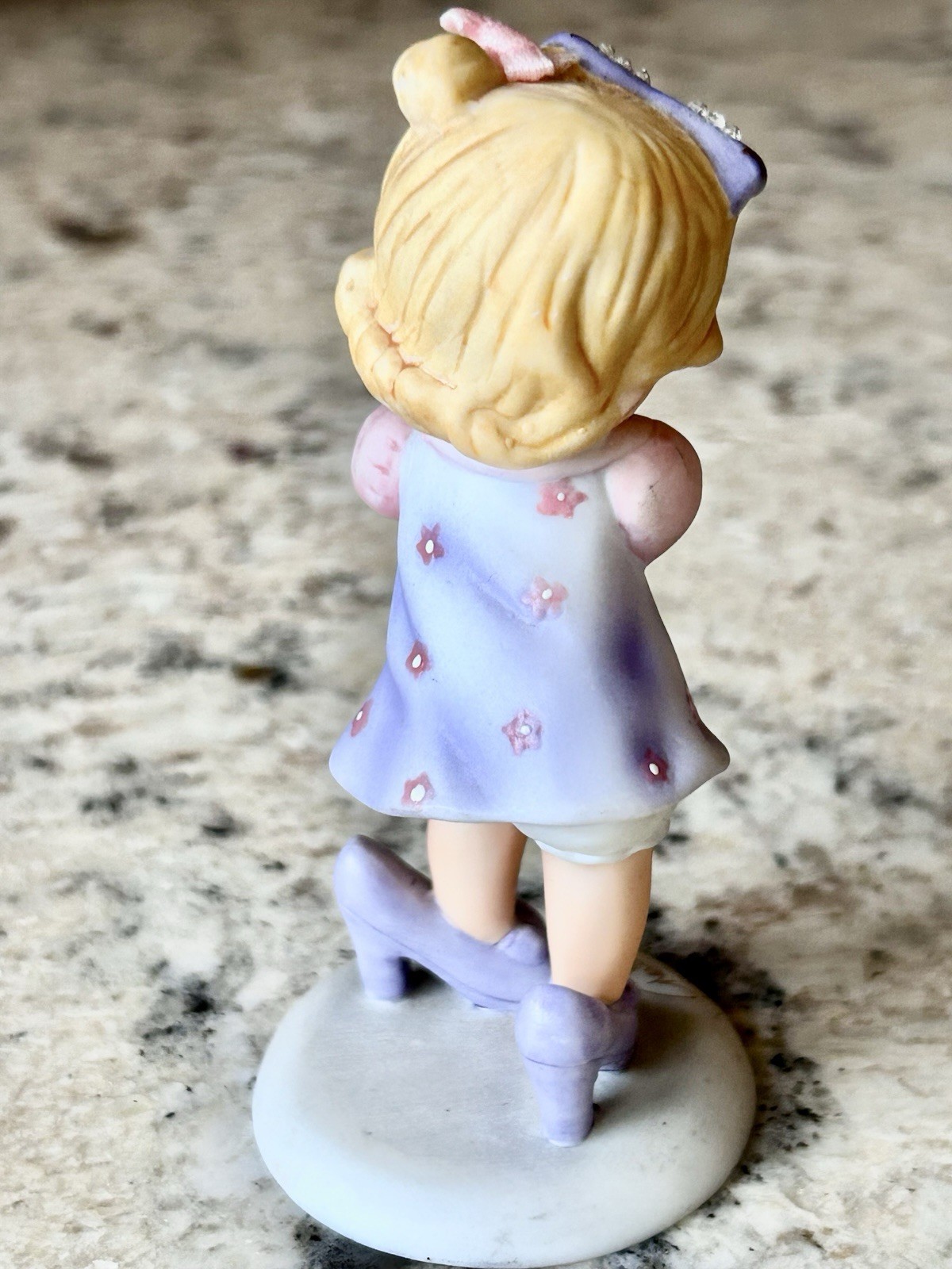 Avon Marie Osmond Little Miracles “Your Style Makes Me Smile” Figurine Dress Up