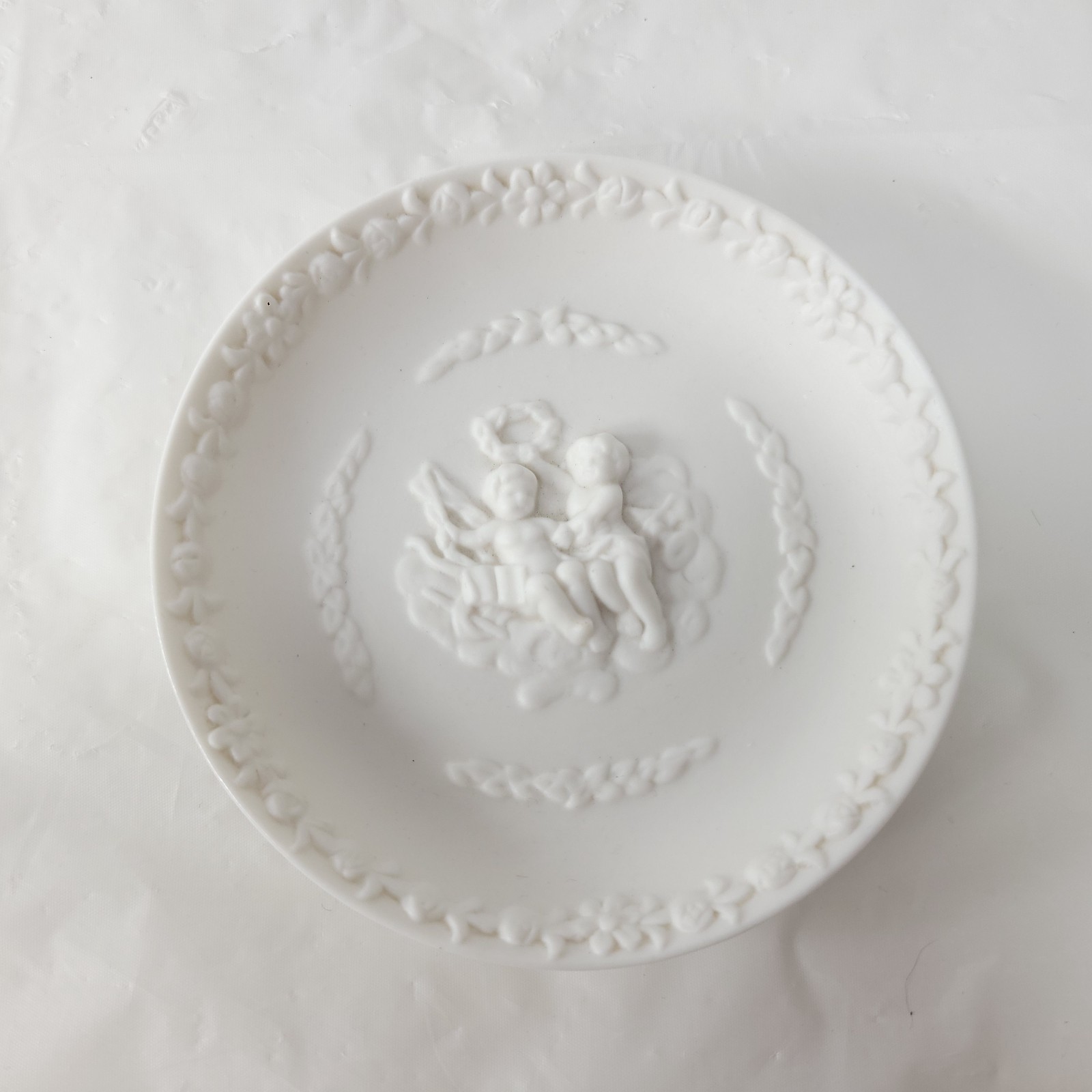 Vtg Ceramic Ardalt Japan Bisque Cherub Dish White Relief Small Plate Wall Decor