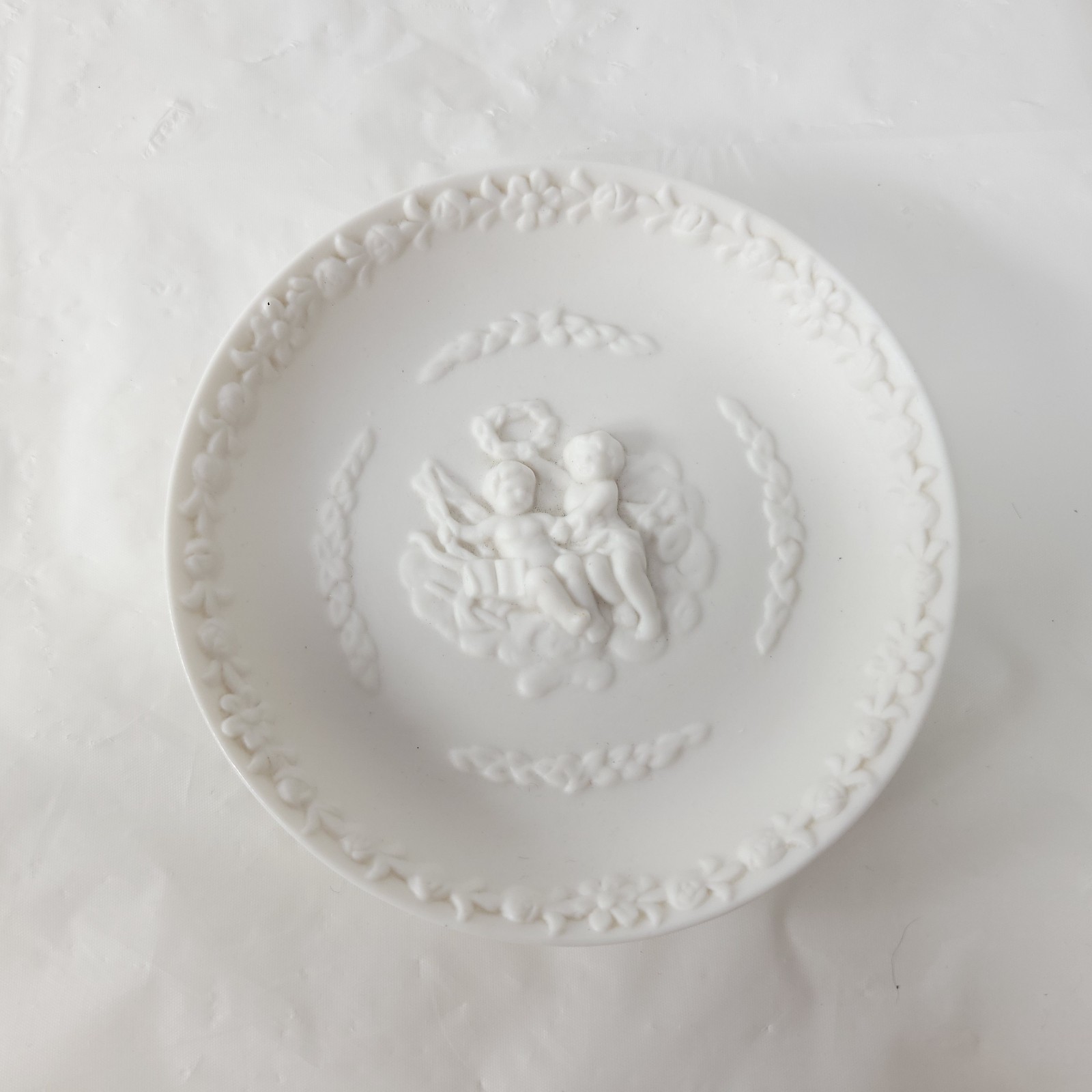 Vtg Ceramic Ardalt Japan Bisque Cherub Dish White Relief Small Plate Wall Decor