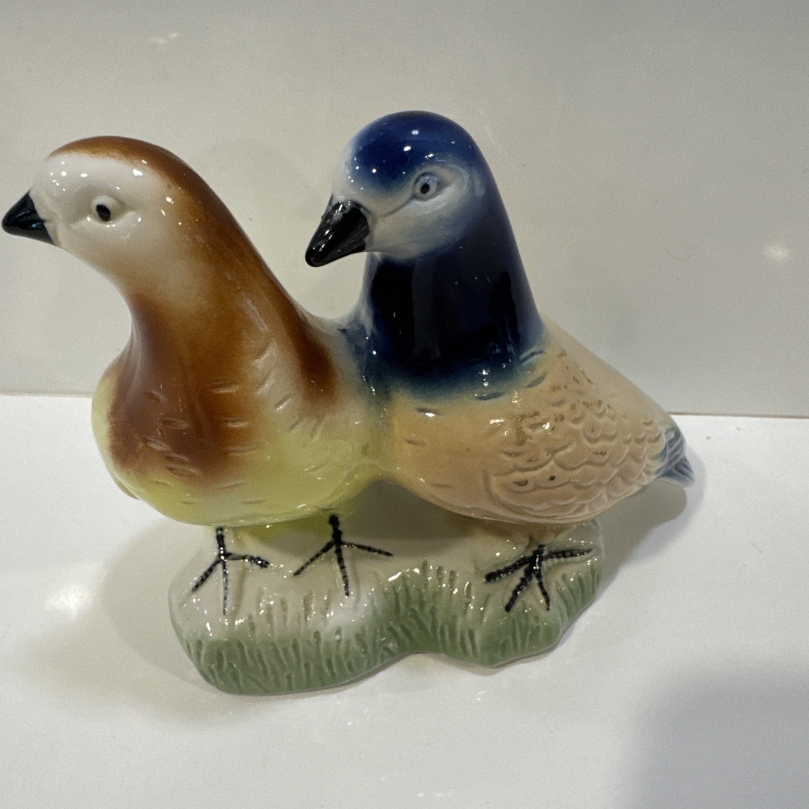 Vintage Birds Figurine Made in Brazil 4200 6.5 inches tall Doves Pigeons Glossy