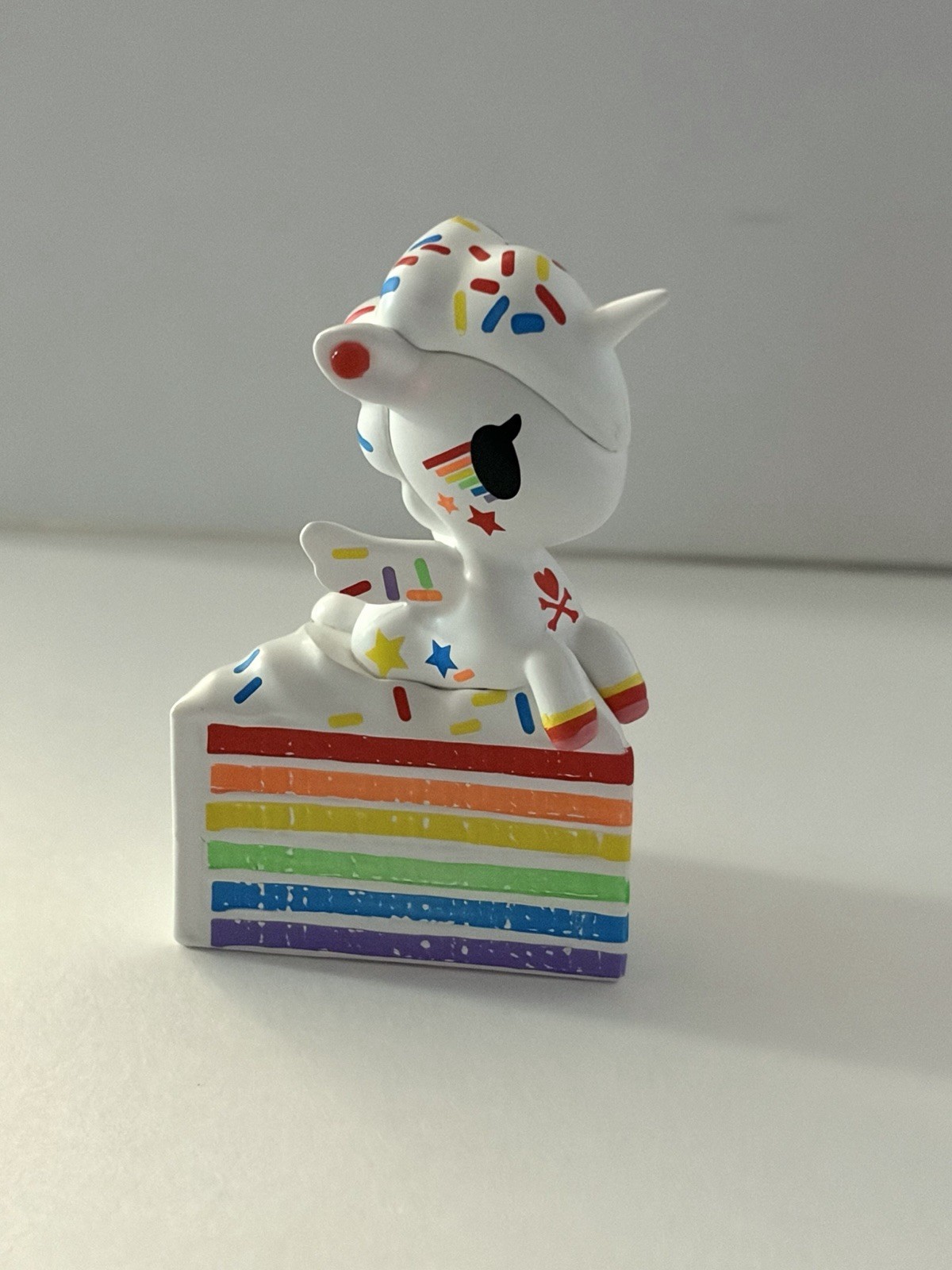 TOKIDOKI, LLC Unicorn Rainbow Figurine White/Multicolor Plastic Glossy 3D Small