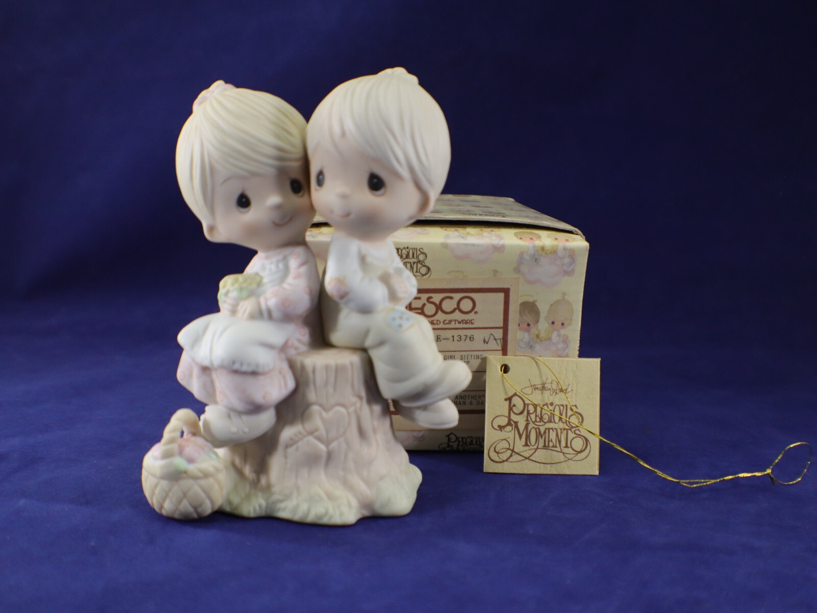 Precious Moments LOVE ONE ANOTHER E-1376 Original 21 Tree 1982 Yellow Box ⌛
