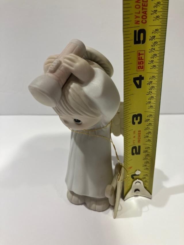 Vintage 1980 Precious Moments E-5637 “The Heavenly Light” Porcelain Figurine