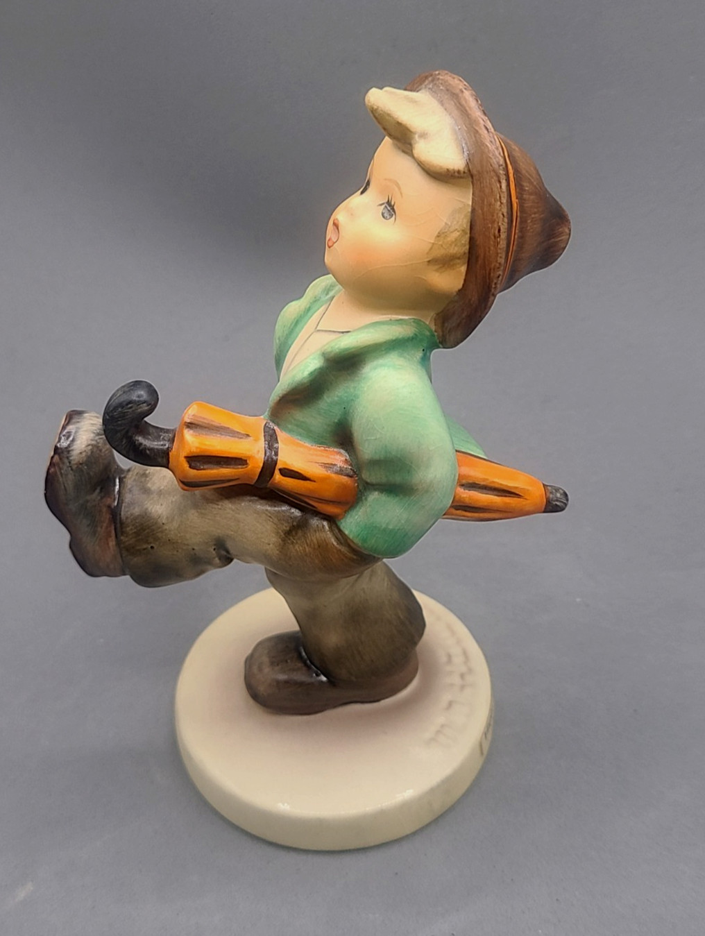 Goebel Hummel 109 Happy Traveler W. Germany TMK-5 Size 5″ Tall