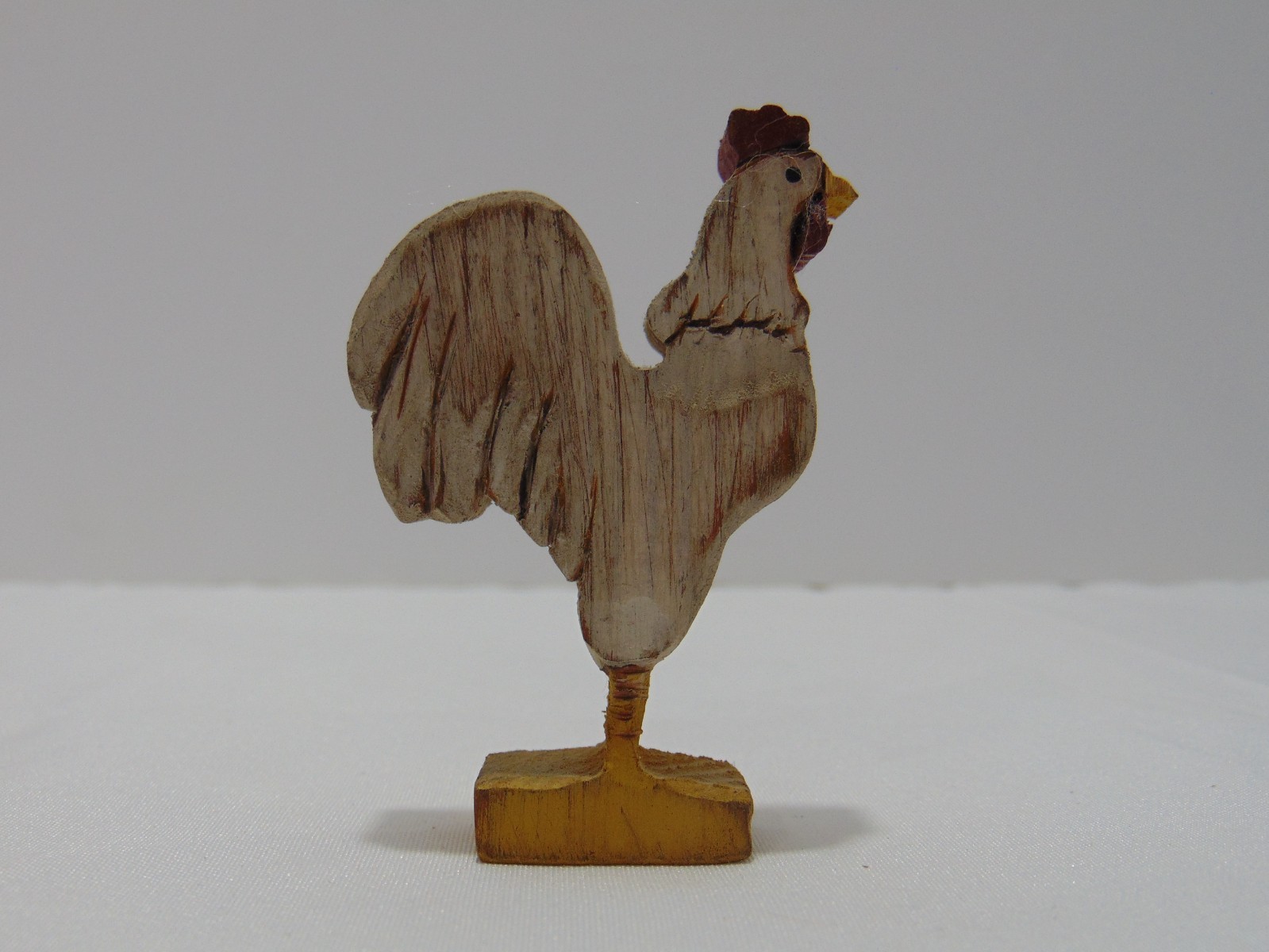 Hand Carved And Painted Wood White Chicken Rooster 2 3/4 in