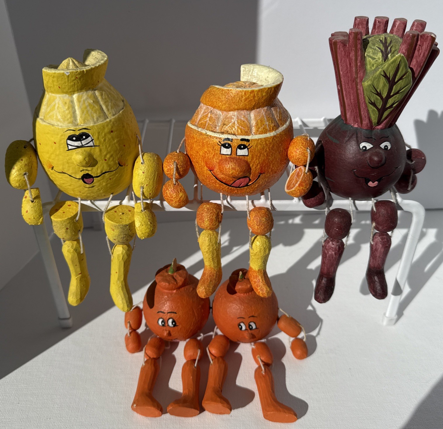 Shelf Sitter Anthropomorphic Lemon Orange Beet Set Of 4 Dangling Legs Signed