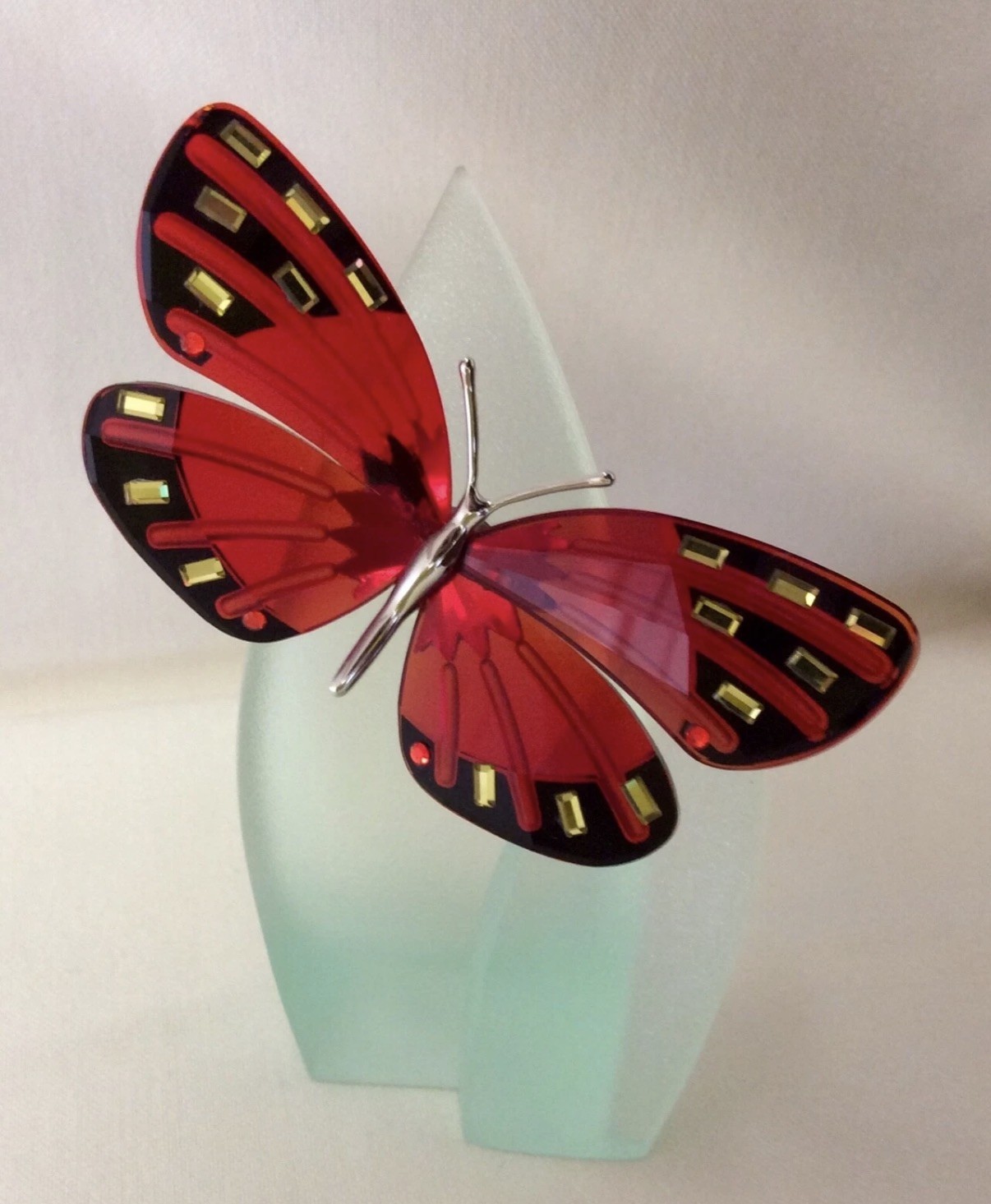 Swarovski Crystal Butterfly, Adena #622737, Light Siam 9601 NR 012 501.